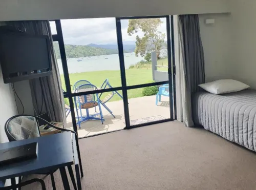 Bay Vista Waterfront Motel Chambres Photos