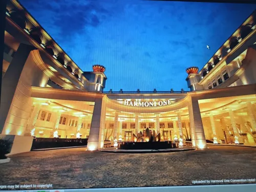Harmoni One Convention Hotel and Service Apartments Eksterior Photos