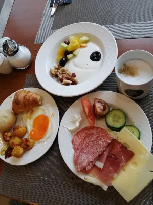 Novotel Erlangen Dining Photos