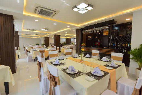 Hoang Long Hotel Makanan Photos