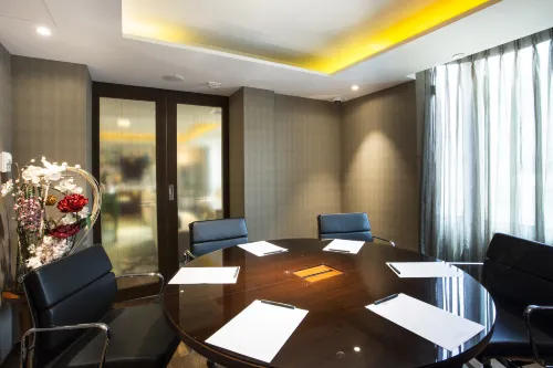Wharney Hotel Business Facilities Photos