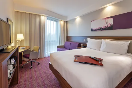 Hampton by Hilton London Waterloo Featured Photos