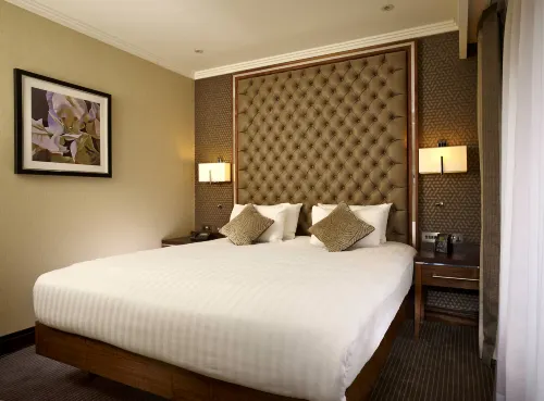 DoubleTree by Hilton London Victoria Featured Photos