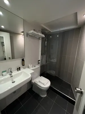 Hotel Eiffel Capitol Rooms Photos