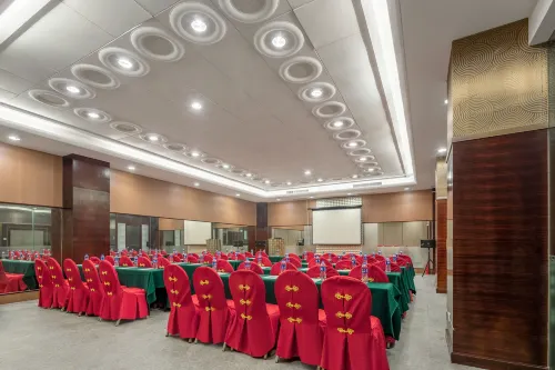 Emperor Hotel Business Facilities Photos