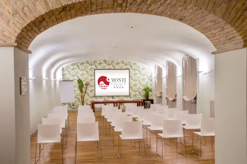 Monti Palace Hotel Business Photos