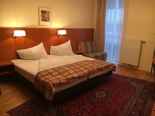 Continental Hotel-Pension Camere Photos