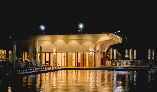 Nalagi Hotel Exterior Photos
