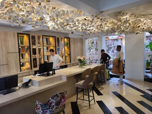 Hôtel des Champs-Elysées Photos