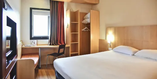 Hotel Ibis Milano Ca' Granda Phòng Photos