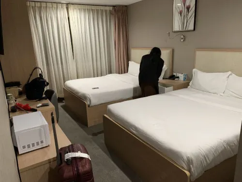 LIC Plaza Hotel Chambres Photos