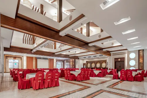 Emperor Hotel Dining Photos