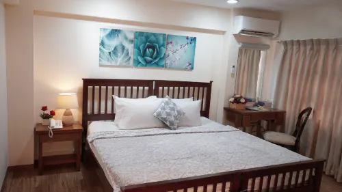 1775 Adriatico Suites Kamar Photos