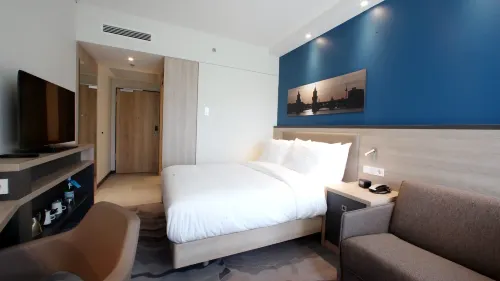 Hampton by Hilton Berlin City Centre Alexanderplatz Photos