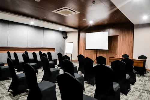 ASTON Sidoarjo City Hotel & Conference Center Fasilitas Bisnis Photos