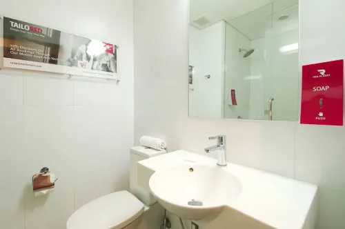 Red Planet Cebu Rooms Photos