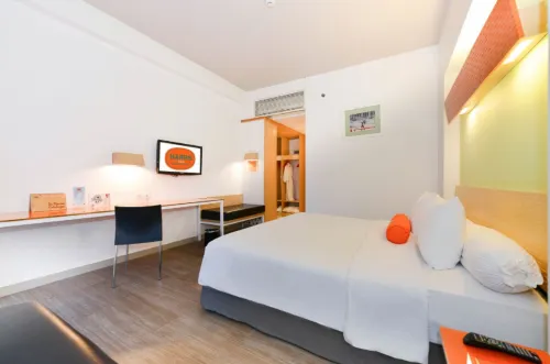 HARRIS Hotel Sentul City - Bogor Kamar Photos
