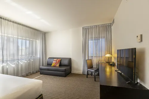 Causeway 353 Hotel Rooms Photos