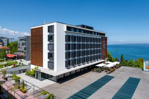 Lake Geneva Hotel Featured Photos