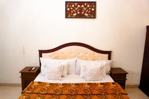 Hotel Laweyan Solo Номера Photos