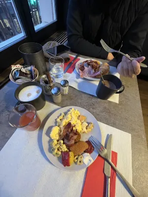 The Hey Hotel Restauration Photos