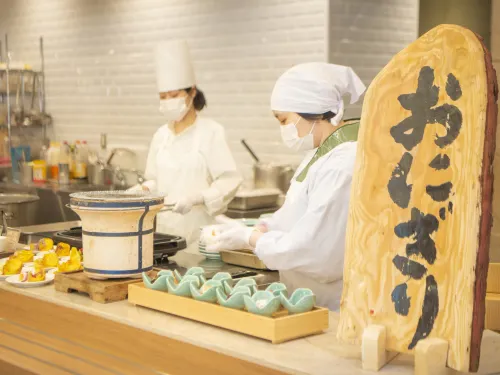 Noboribetsu Manseikaku Dining Photos