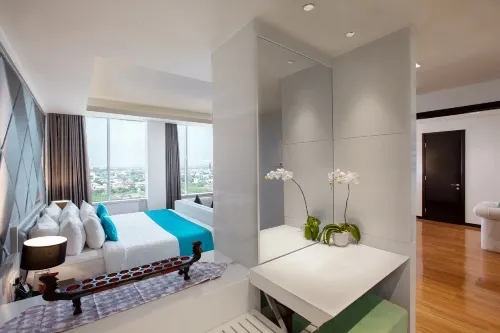 The Alana Hotel & Convention Center Solo by Aston Kamar Photos