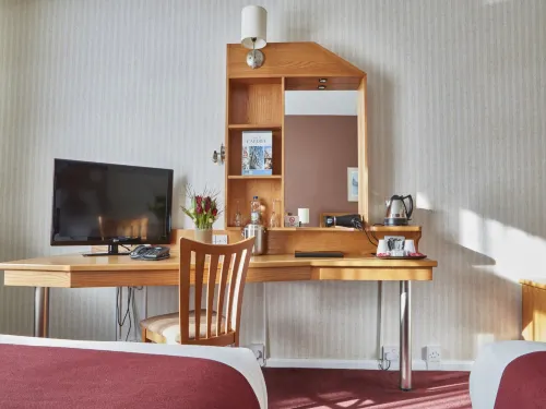 Future Inn Cardiff Phòng Photos