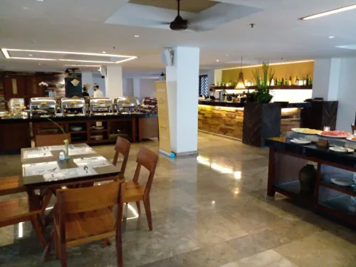 The Magani Hotel and Spa Makanan Photos