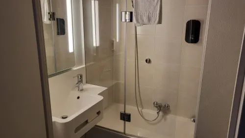 B&B HOTEL near Disneyland® Paris Zimmer Photos