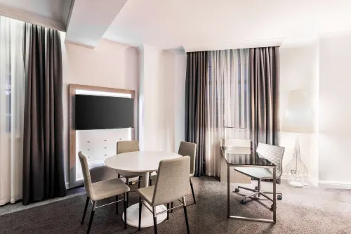 Radisson Blu Hotel Leeds City Centre Rooms Photos