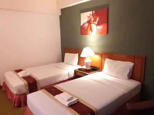 Songphanburi Hotel Zimmer Photos