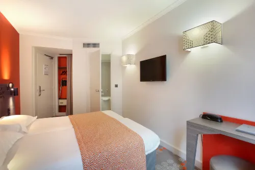 Hotel Eiffel Capitol Rooms Photos