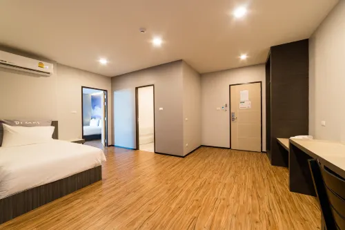 Z Sleep Hotel Kamar Photos