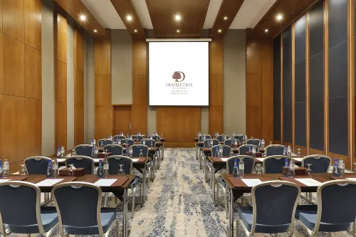 DoubleTree by Hilton Resort & Spa Marjan Island Fasilitas Bisnis Photos