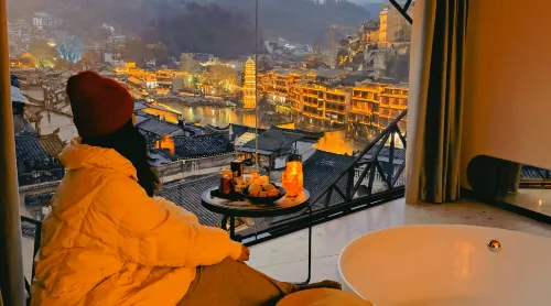 Jiuye Banshan B&B (Phoenix Ancient Town Store) Featured Photos