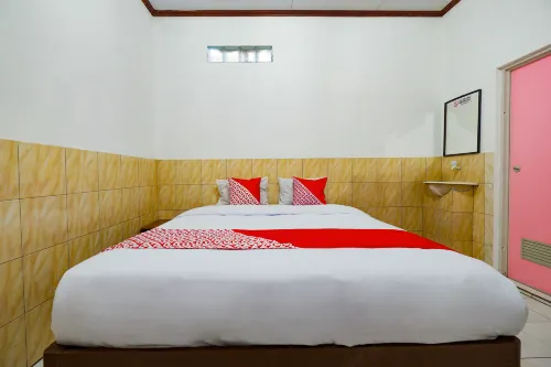 Sartika Hotel Mitra RedDoorz Pati Chambres Photos