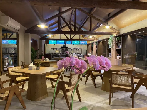 West Bank Oxygen Bar Linshe Dining Photos