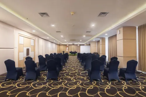 Quest Hotel Darmo Surabaya Fasilitas Bisnis Photos