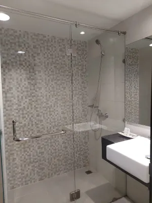 The Sun Hotel Madiun Kamar Photos