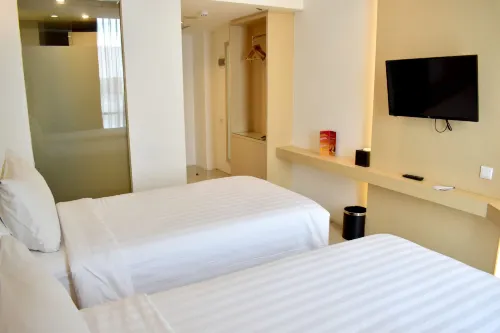 The Azana Hotel Airport Semarang Kamar Photos