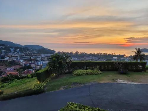 The View Phuket by Resava À proximité de l'hôtel Photos