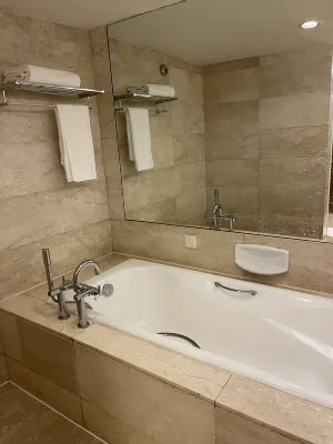 Holiday Inn Xi'an Big Goose Pagoda Rooms Photos
