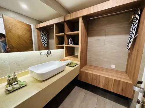 Lot 33 Boutique Hotel Rooms Photos