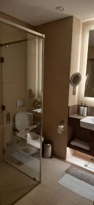 Crowne Plaza Muscat OCEC Chambres Photos