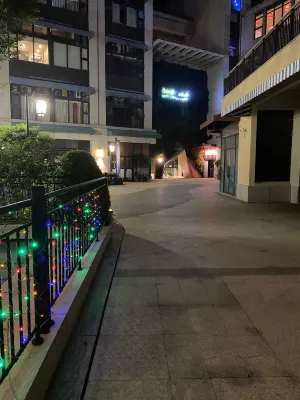 Zhuhai Low-key LOFT Suite Apartment (Huafa Shangdu Haiyin Youyicheng Branch) Dekat Hotel Photos