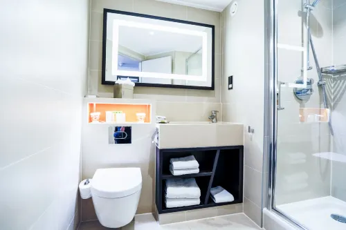 DoubleTree by Hilton London Ealing Rooms Photos