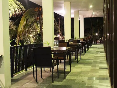 Estrella Hotel & Conference Center - Luwuk Makanan Photos