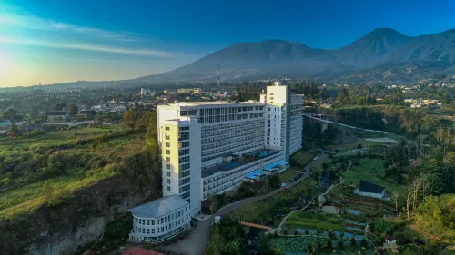Le Eminence Hotel Convention & Resort Ciloto - Puncak Unggulan Photos