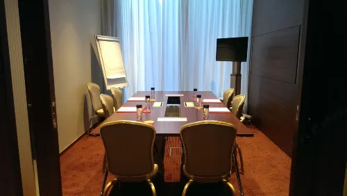 Hotel Indigo Hong Kong Island Business Photos